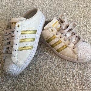 Adidas tennis shoes slides